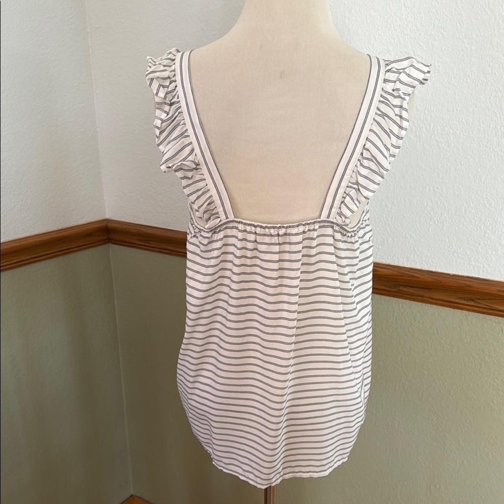 NWT LOFT White and Black Ruffled Sleeveless Tank Top S - Picture 6 of 9